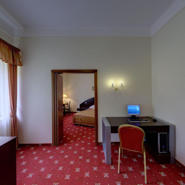 Hotel Twins II Warsaw Room photo