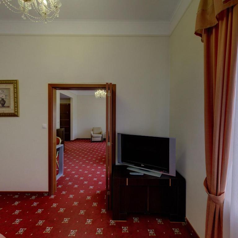 Hotel Twins II Warsaw Room photo